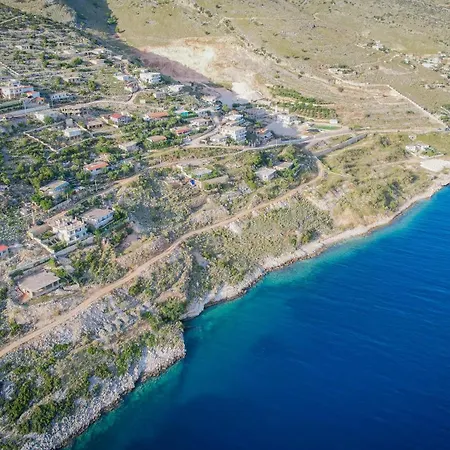 Kır Evi Shakaj *