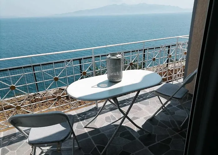 カントリーハウス Shakaj Sarandë