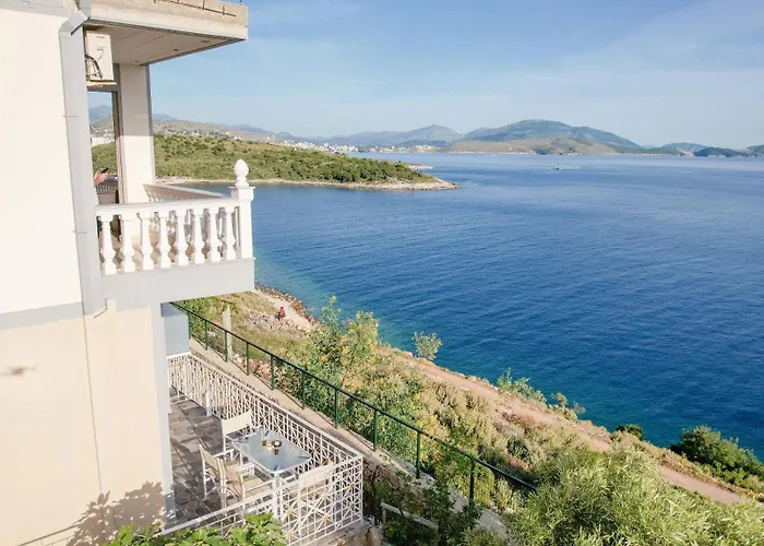 Shakaj Kır Evi Saranda